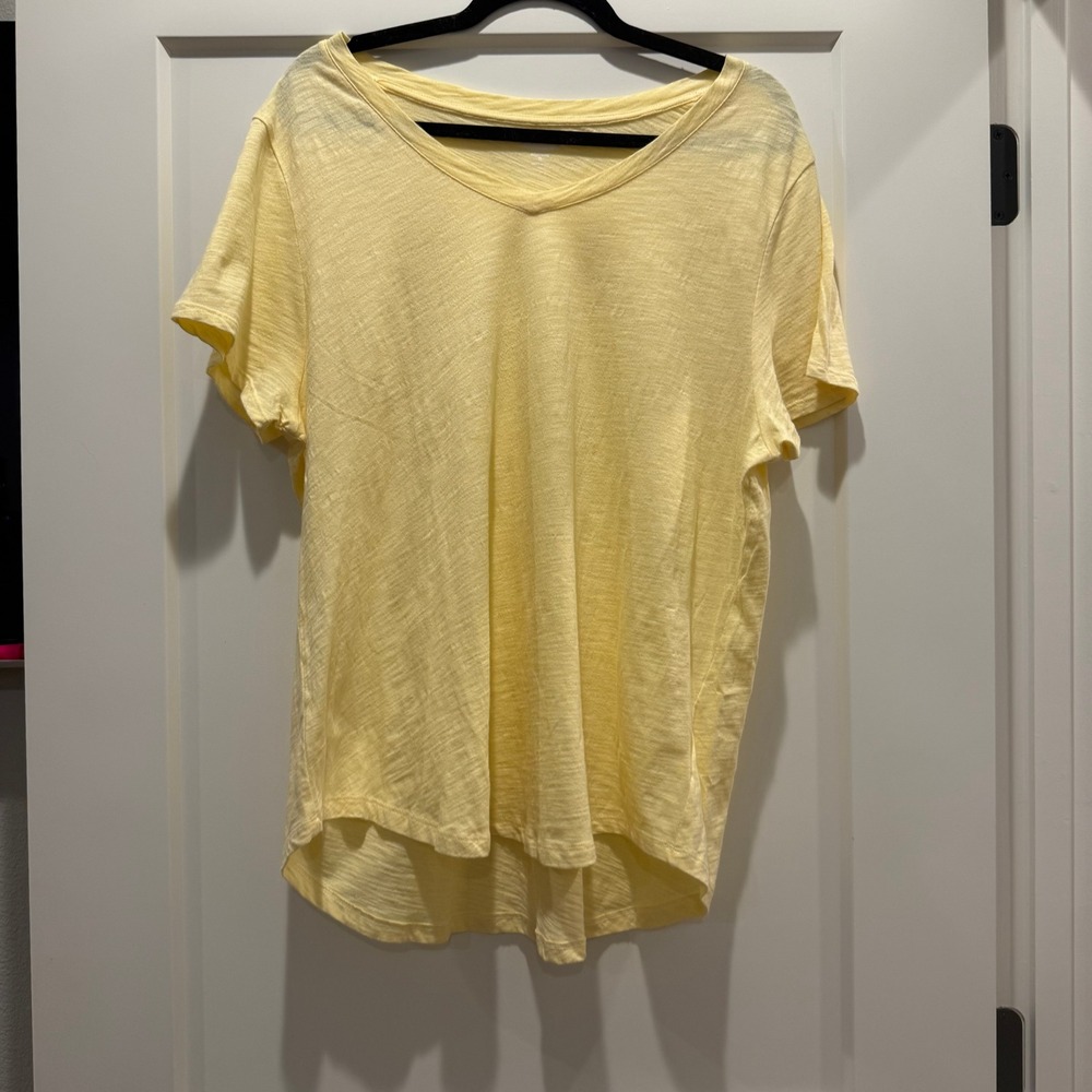 Old Navy EveryWear Yellow V Neck Tee Shirt Women's XL Short Sleeve Soft Top